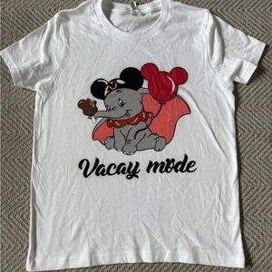 *NWOT* Kids small Shirt dumbo - vacay mode